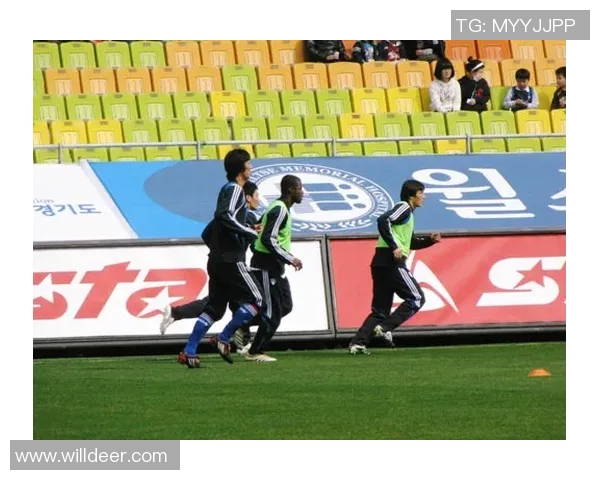 尉山现代迎战水原三星全力争胜展现足球魅力与激情对决