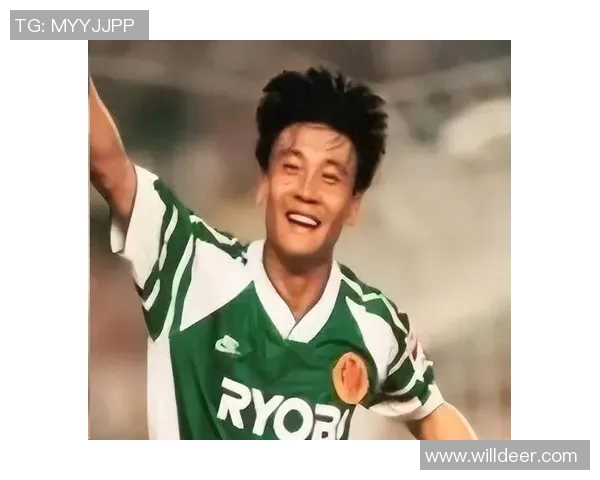 高峰足球运动员的职业生涯回顾与成就分析